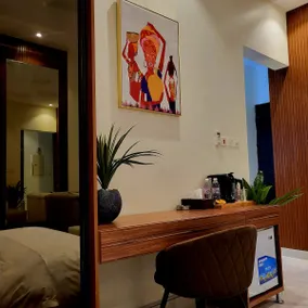 Elegant studio with hotel specifications 2 - Image 4