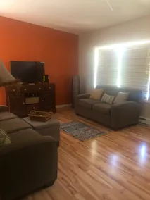 Sparkling clean bungalow close to campus - Image 2