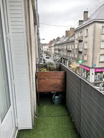 Apartment with balcony, in the center of Tours - Image 4