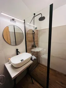 Olarilor Tower Apartment - Image 4