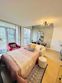 Stunning 2 Storey 2BD Downtown Loft w/Parking - Image 4