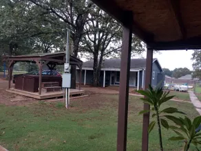 The Pool House - Image 5