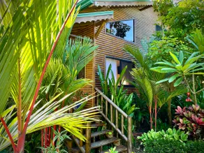 Tropical Cabin • 10 Min to Beach & Park - Image 2