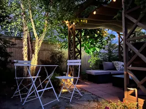 Beacon Modern victorian+garden—steps to mainstreet - Image 3