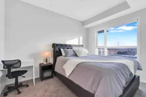 Beautiful & Modern 2 Bed-Airport Suite w/ Parking! - Image 4