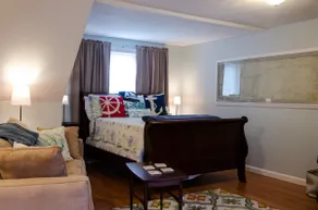 Studio Apartment w/sm Kitchen - Image 3