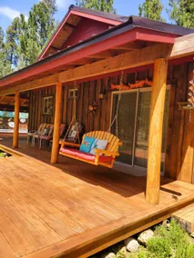Couples Retreat, hot tub, private! - Image 3