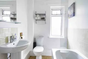 Splendid city centre apartment. Can sleep 4 - Image 5