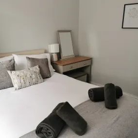 15A - Modern Self Catering Apartment - Image 4