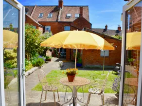 A light spacious garden house in Glastonbury town - Image 5