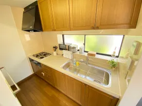 Entire house rental⭐ ︎ Free WiFi⭐ ︎ Free parking for 1 car⭐ ︎ - Image 2