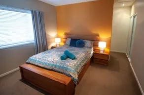 Lake View, opp Lake, close to beach, free kayaks - Image 4