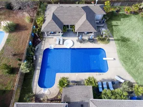 Luxury Home, 50' pool, hot tub, grill & pool house - Image 5