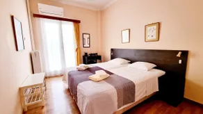 Spacious Apartment Next To Acropolis - Image 4