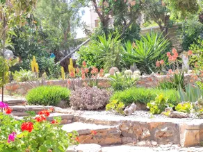 Seaside bungalow with garden & private parking - Image 5