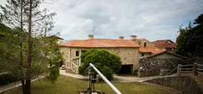 \"Casa do moinho\" garden, pool and barbecue. - Image 4