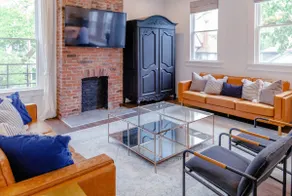 Sleeps 22: Entire 3-Unit Building, 5 Baths, 5 Min to Downtown - Image 3