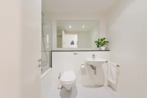 Upscale Relaxing Apartment in Inner City Center - Image 4