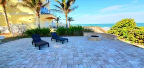 Waterfront Beach House right on the sandy beach! - Image 3