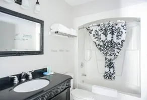 THE Village Suites - THE LOFT - Image 5