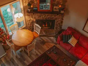 Wintergreen home, ideal location, dogs welcome! - Image 2