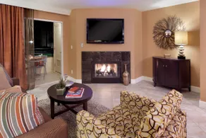 Cozy Villa with Pool - Image 3
