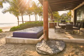 ”Villa Noche, Playa, Luna” (Night, Beach, Moon Villa) G27 - Image 3