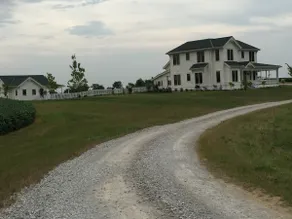 Fabulous Farm House with pool nearArk Encounter - Image 4