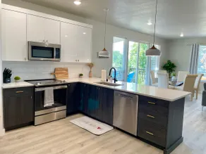 Modern Brand New House in Downtown 3bdr/3bth - Image 3