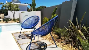 Chambre privée avec jardin, terrasse et piscine | Vue jardin - Image 5