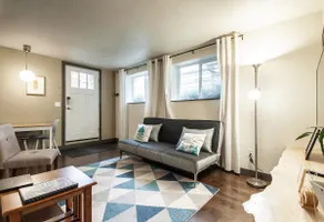 Cozy Apt in Historic Craftsman; Prime Location! - Image 4