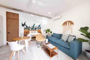Chic & Beach Decor Loft, w/ Shared Pool - Image 4