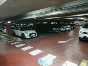 Sevilla Center Premium Parking Free - Image 4