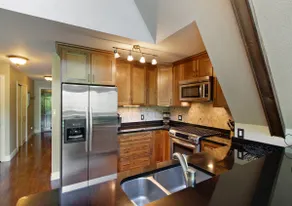 Saratoga Track | Pet Friendly |Fire Pit |Sleeps 10 - Image 4