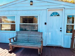 Cozy & cheerful two bedroom house w fenced in area - Image 3