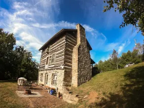 MoCo Cabin-hand hewn, secluded, modern convenience - Image 2
