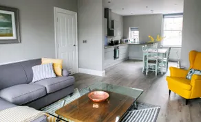 Beautiful Harrogate centre 2 bed with parking - Image 3