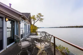 The River's Edge Oasis, close to downtown - Image 4