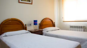Ideal apartment for families with free parking - Image 4