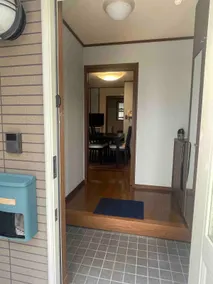 4 minutes from the station! Free parking! Pets are allowed! You can see the police box, so it's safe! A separate part of the first floor of a house. - Image 3