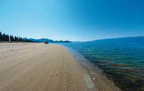 Ideal Seaside Vacation In A Lush Green Valley - Image 3