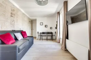 12 Eiffel Tower Apartment for 4 people - Image 4