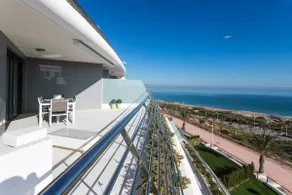 Luxurious apartment next to the sea - Image 2