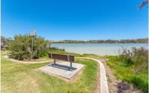 Lake Coogee Retreat - Image 5