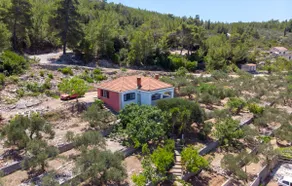 Mediterranean vacation home - Image 4