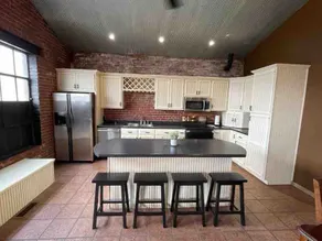 Lovely 3 bedroom loft apartment! - Image 3