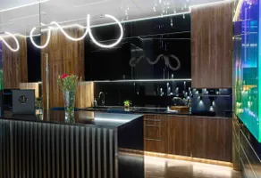 30th Floor Luxury Apartment with Jacuzzi & Sauna - Image 4