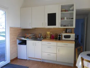 Small independent house in wooded park - Image 5