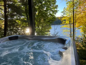 Lake front Cottage / Hot tub, Sauna , Arcade - Image 5