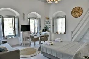 Port Mansion Studio 2 Hydra - first floor not a hotel - no cl eaning while guests inside - Image 2